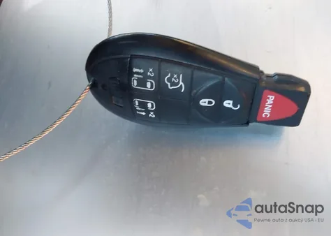 2011 Volkswagen Routan Se z USA, uszkodzony, nr VIN 2V4RW3DG8BR626053